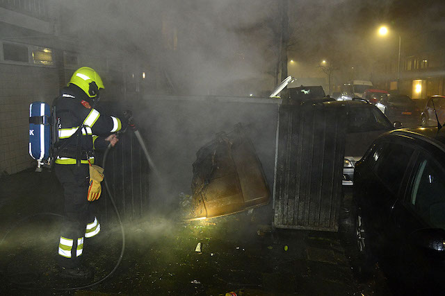 2019/256/20191231-20u42 GB 002 Containerbrand Marconistraat.jpg